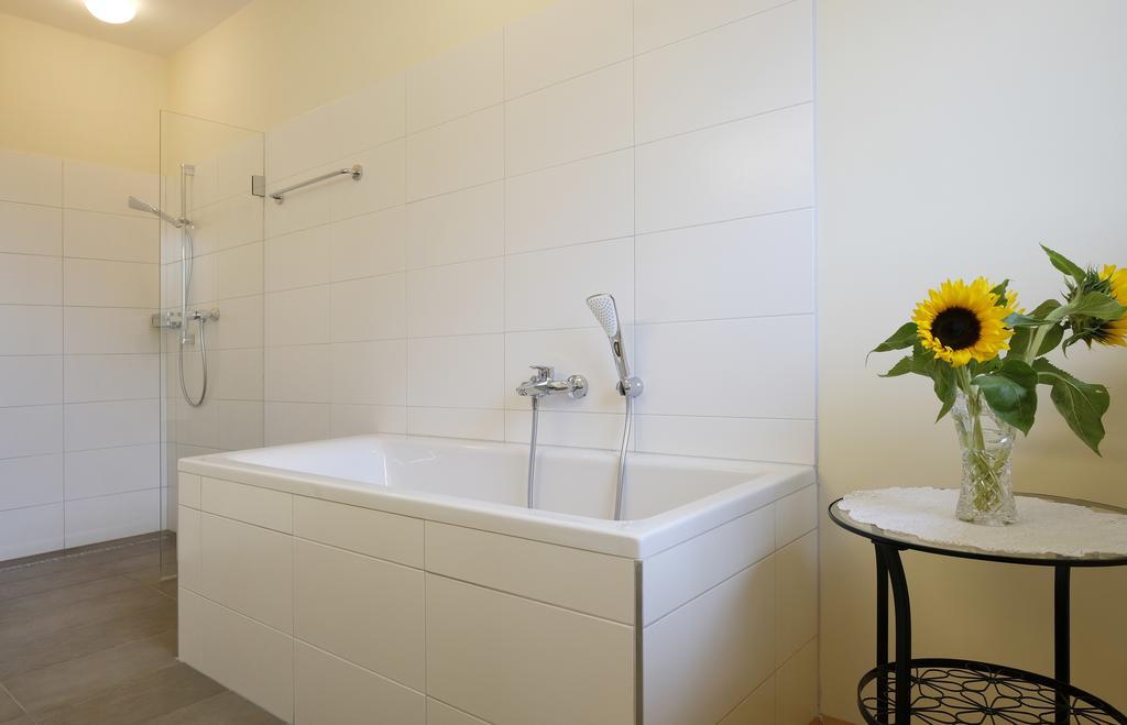 Nachtquartier Zur Dankbarkeit Apartment Podersdorf am See Exterior photo
